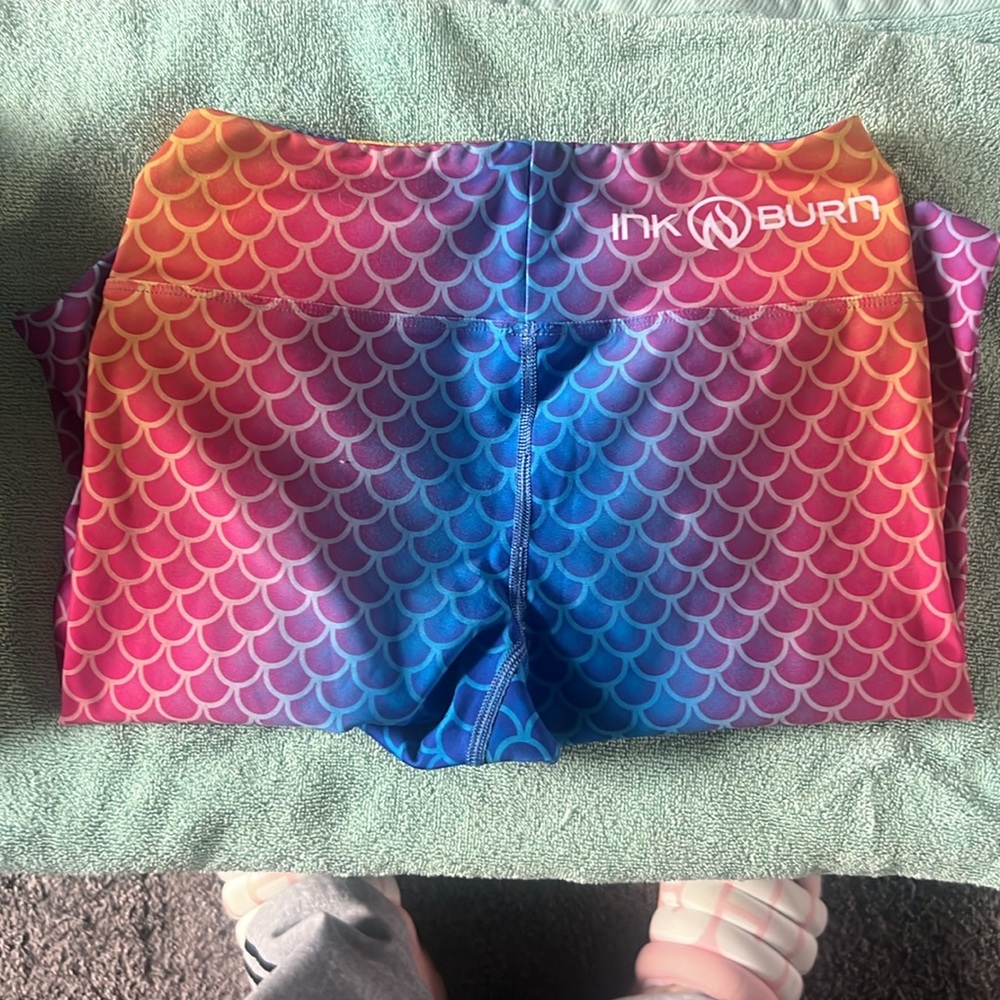 InkNBurn capris - Picture 3 of 4